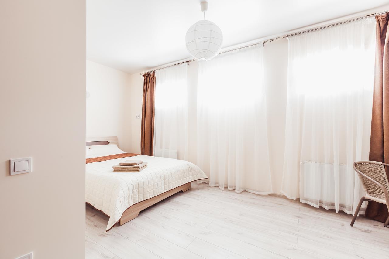 Apartments Near Deribasovskaya โอเดสซา ภายนอก รูปภาพ